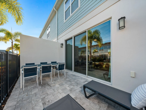 Luxury Townhouse 3-bedroom - Great Amenities in Reunion